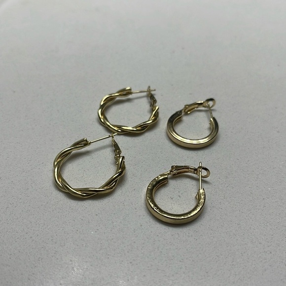 None Jewelry - Bohemian Gold & Pearl Earring Set 💛 Lot 3